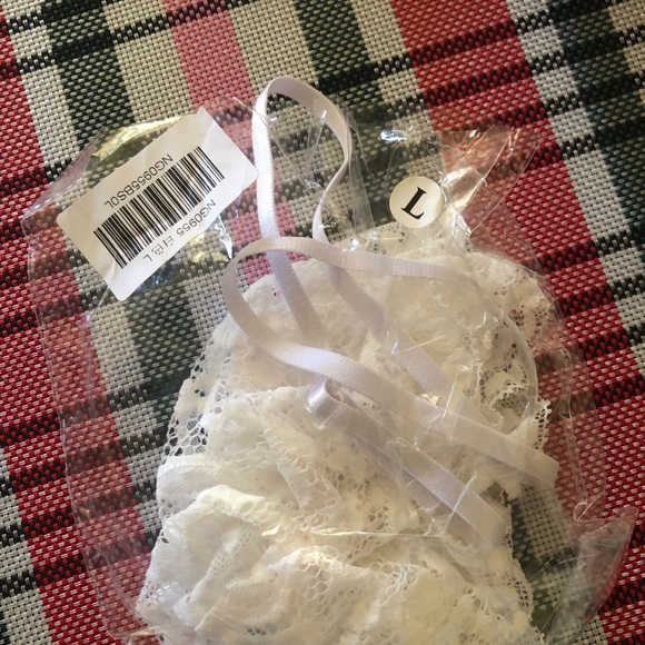 🎉TODAY ONLY🎉NO OFFERS PLEASE🎉white lace - Picture 5 of 6